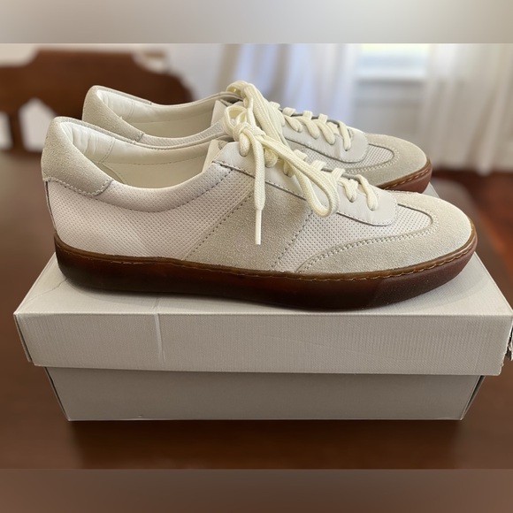 NWT Johnston & Murphy Kempton U-throat White English Suede/Sheep - Picture 4 of 6